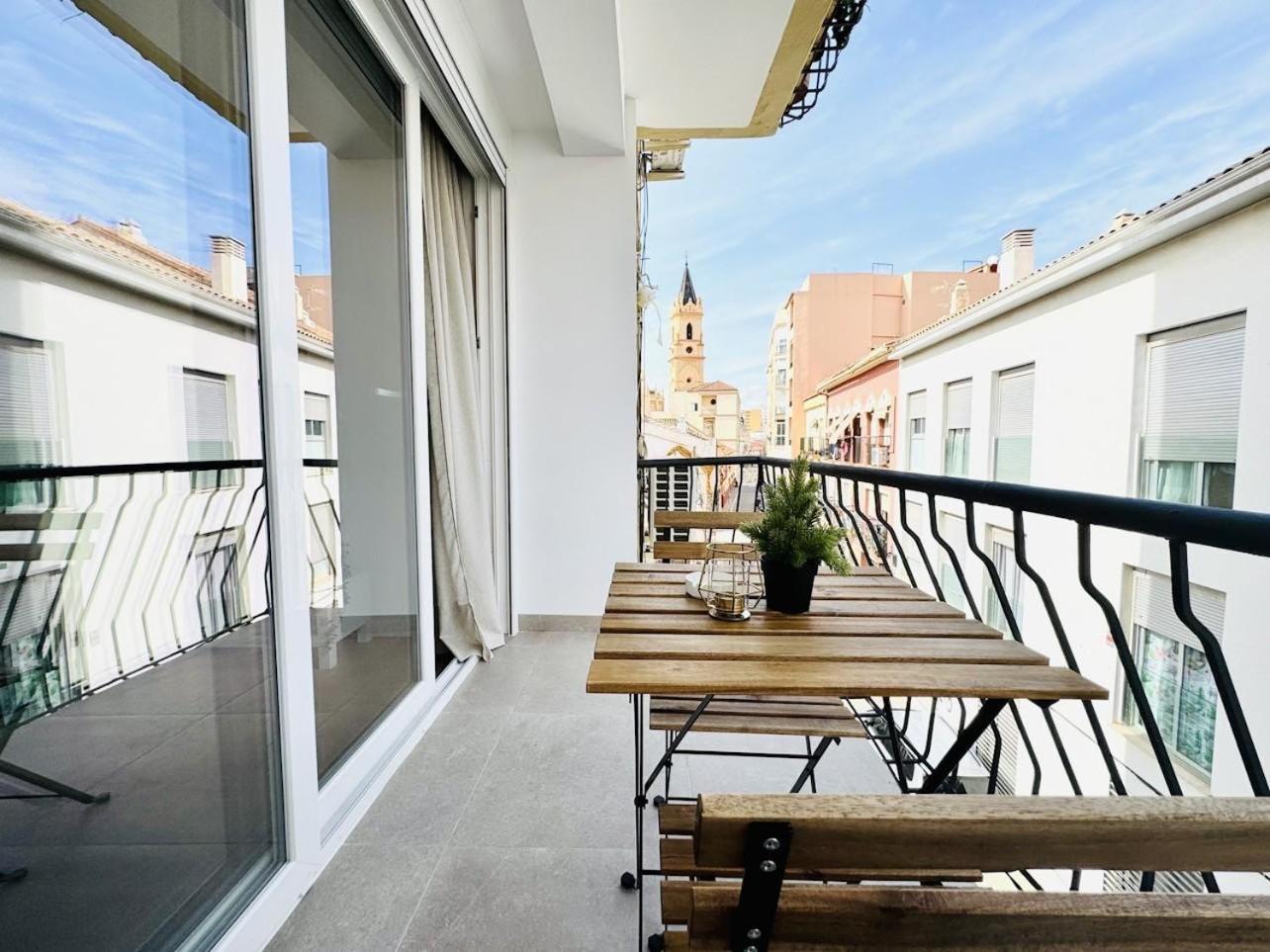 Family Apartment In The Malaga City Center Exterior photo